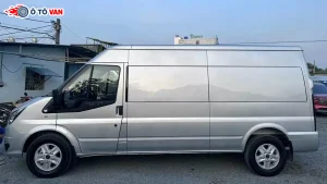 Xe tải van Ford Transit 3 chỗ, 6 chỗ ngồi phiên bản 940kg và 890kg