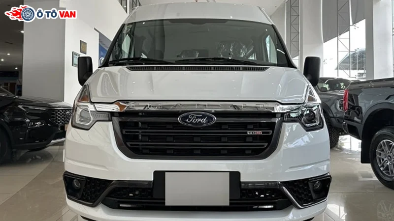 Xe tải van Ford Transit 3 chỗ, 6 chỗ ngồi phiên bản 940kg và 890kg