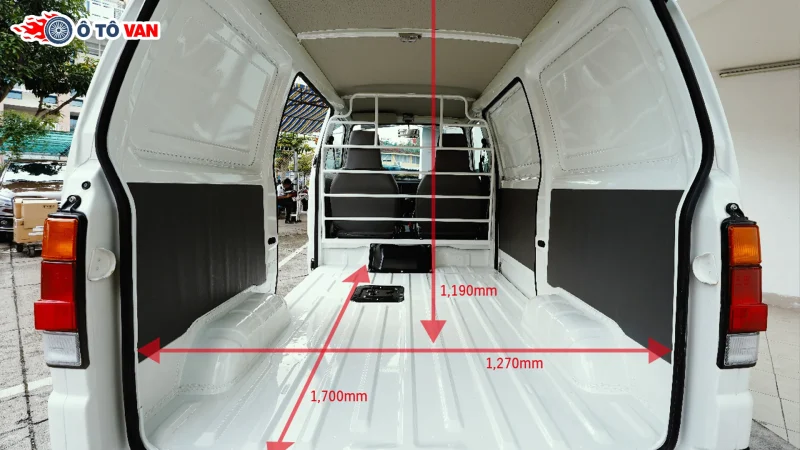 Góc nhìn phía trước xe ô tô Suzuki Van Blind Van 2s 580kg