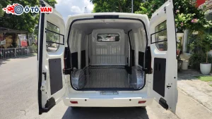 Xe tải van Tera V6 2 chỗ tải trọng 945kg