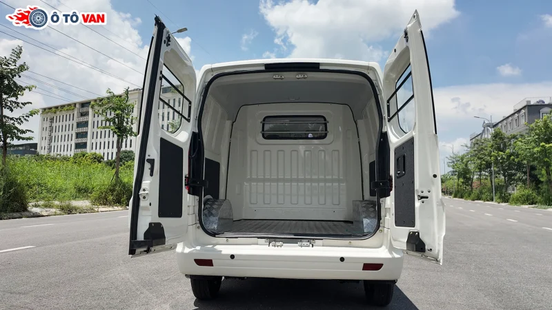 Xe tải van Tera V6 5 chỗ tải trọng 790kg – Động cơ công nghệ GDI & DVVT