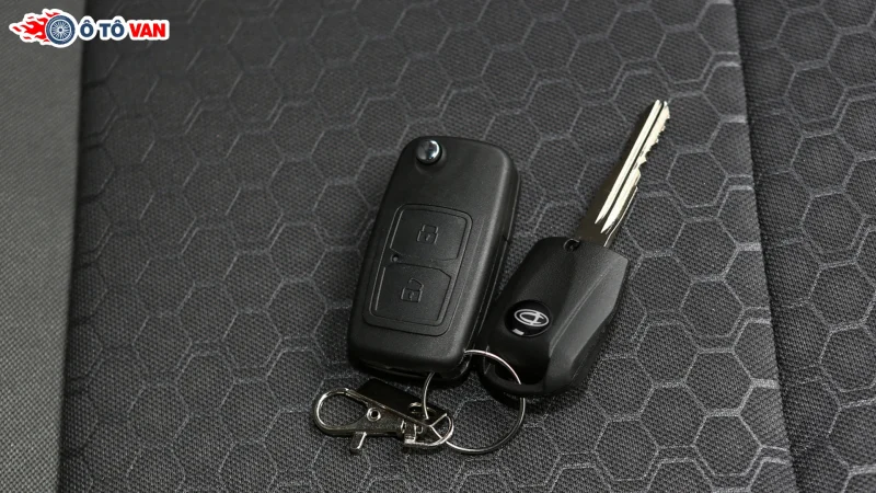 Xe tải van Tera V8 2 chỗ 945kg