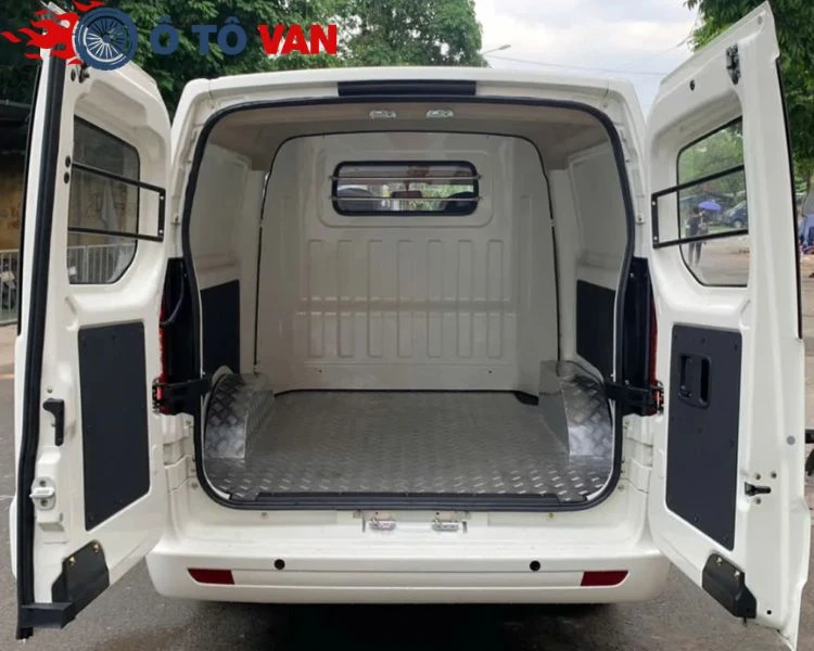 Thùng xe tải Van Tera V8 5 chỗ 800kg Nên chọn mua xe tải van mới hay cũ mới tối ưu chi phí?
