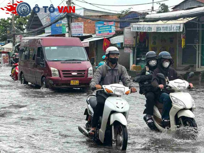 ô tô van lội nước Ô tô van lội nước an toàn nếu không ngập quá 20cm