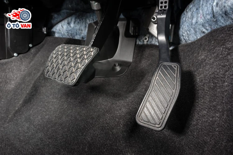 Kiểm tra phanh xe van định kỳ – Bí quyết bảo dưỡng an toàn