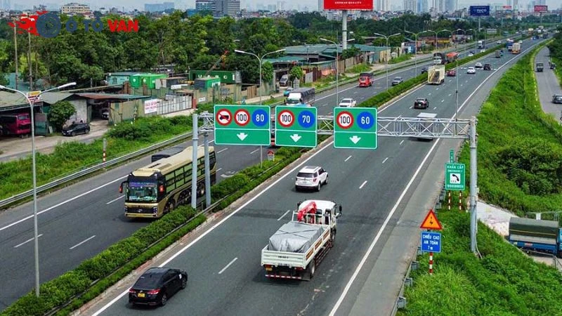 10 Lỗi hay gặp của tài xế xe tải van: Mức phạt khủng năm 2026