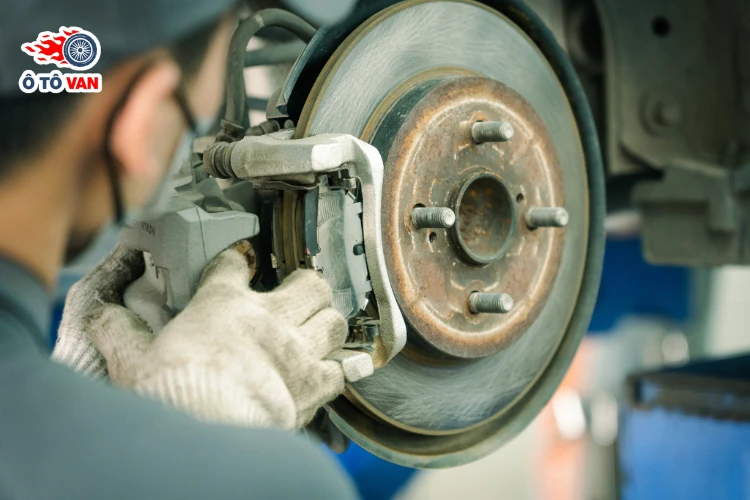 Kiểm tra phanh xe van định kỳ – Bí quyết bảo dưỡng an toàn