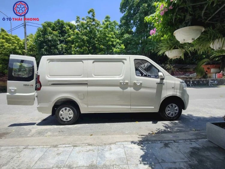 Xe van SRM tùy biến đa năng 