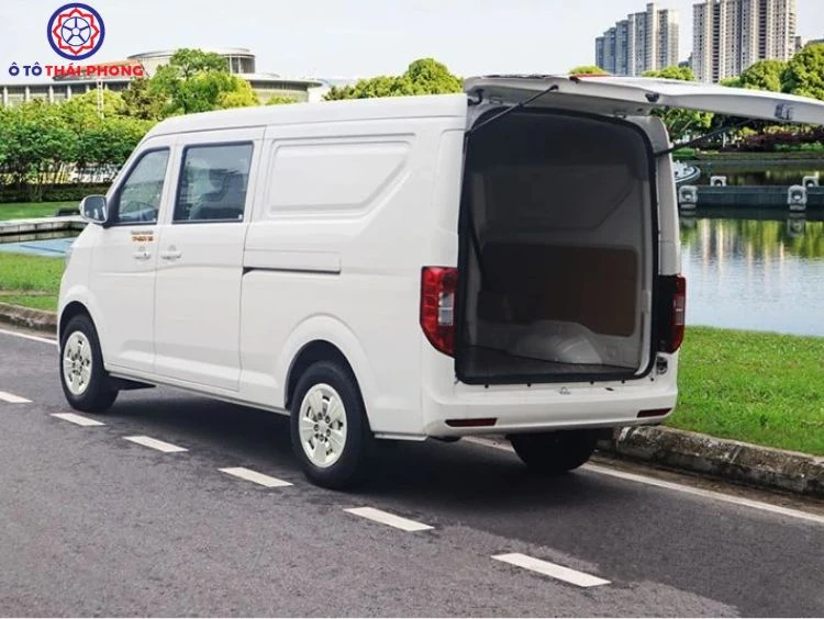 Xe van SRM tùy biến đa năng 