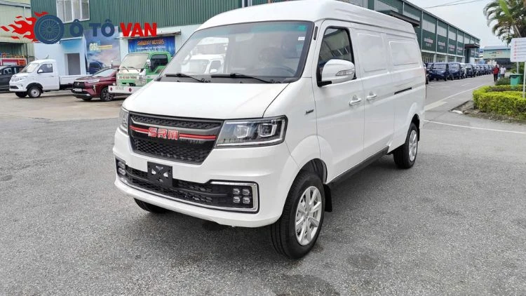 SRM X30L 2 chỗ Thiết kế xe nhỏ gọn, dễ xoay trở giữa phố đông