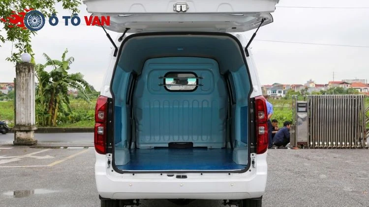 SRM X30L 2 chỗ Khoang hàng SRM kín, tránh mưa nắng