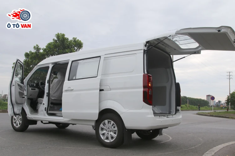 Xe van SRM: Vì sao nhiều người mua rồi không đổi xe nữa?